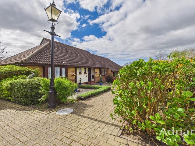 House for sale in Howe Green, Chelmsford