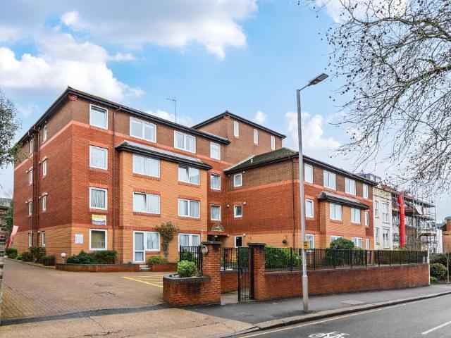 House for sale in Surbiton, Greater London