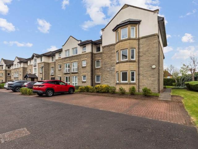 Flat for sale in Whitehaugh, Glenburn