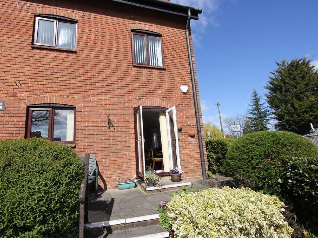 House for sale in Navestock Side, Essex