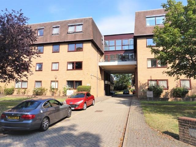 House for sale in Widmore, Greater London