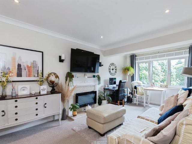 House for sale in Queens Park, Bournemouth
