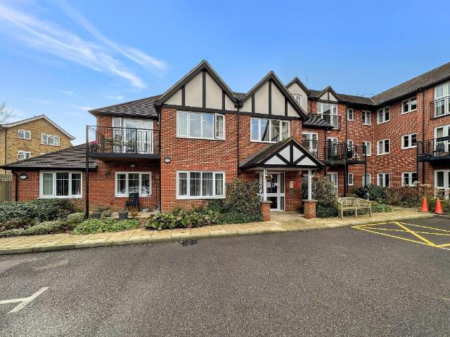 Flat for sale in London Borough of Croydon, Sanderstead