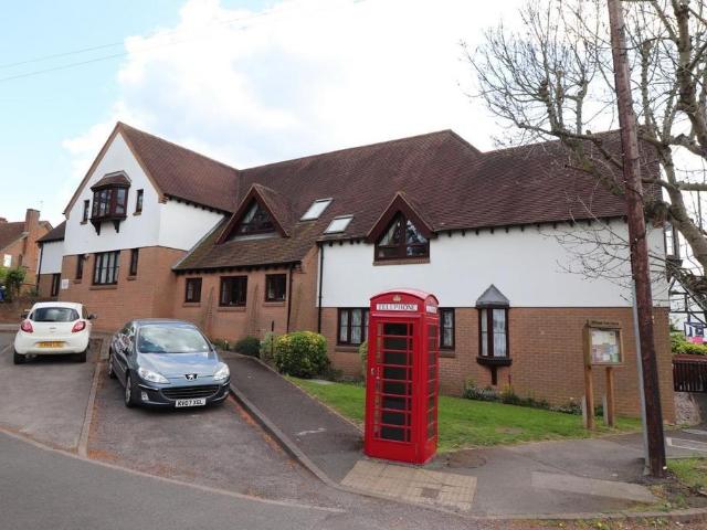 House for sale in Whitnash, Green Close