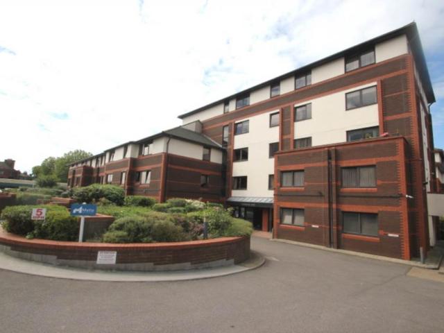 House for sale in Southend City Centre Neighbourhood, Alton Barnes