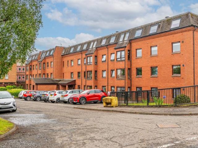 House for sale in Milngavie, Scotland