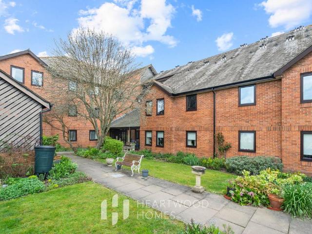 House for sale in St Albans, Five Acres