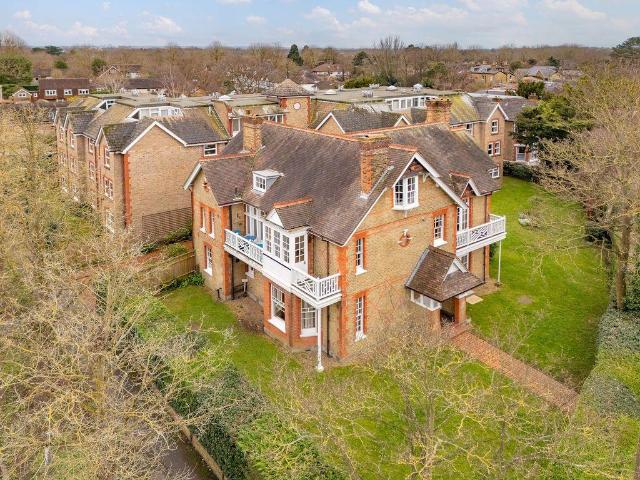 House for sale in London Borough of Merton, Merton Park