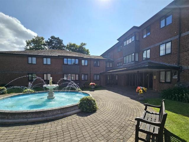 House for sale in Elmdon, West Midlands