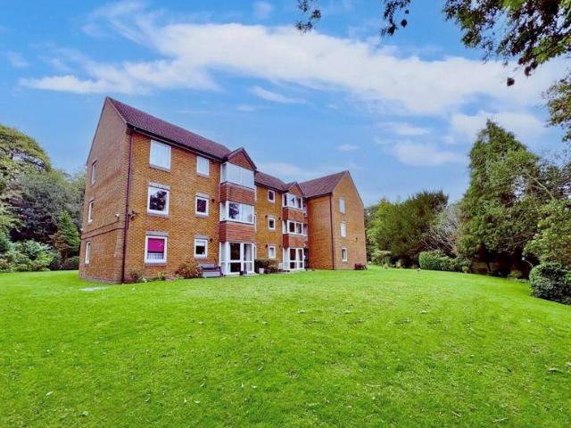 Flat for sale in Tettenhall, West Midlands