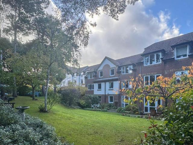 House for sale in Queens Park, Bournemouth