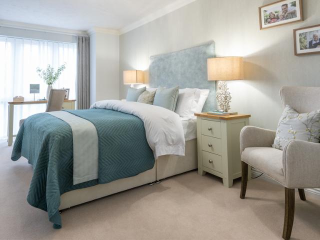 House for sale in Woodhatch, Red Hill