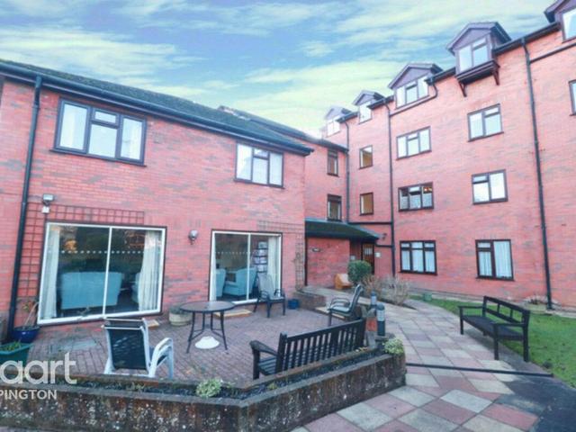 House for sale in Farnborough, Greater London