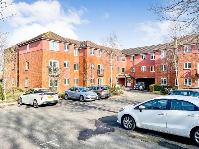 House for sale in Hedge End, Helford