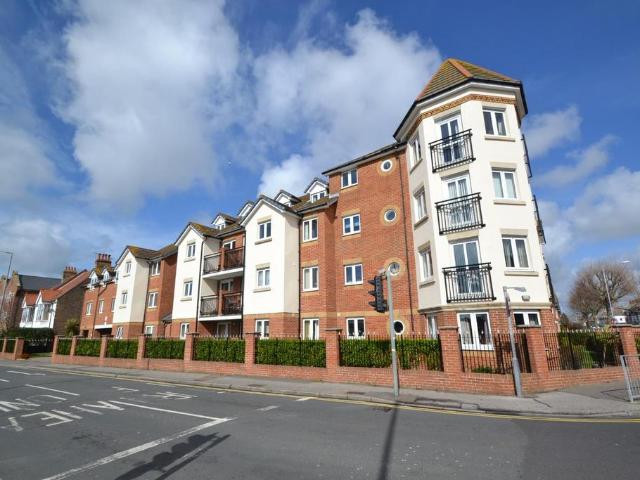 House for sale in Roselands, Eastbourne