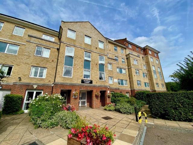 House for sale in Greater London