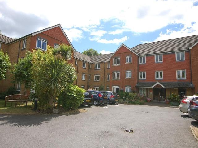 House for sale in Heol-las, Surrey