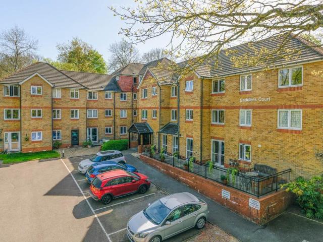 House for sale in Woodcote, Epsom