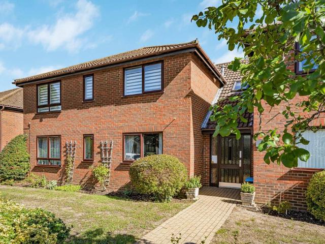 House for sale in Pachesham Park, Surrey