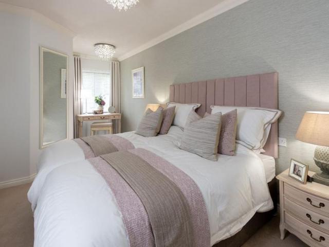 House for sale in Heol-las, Surrey
