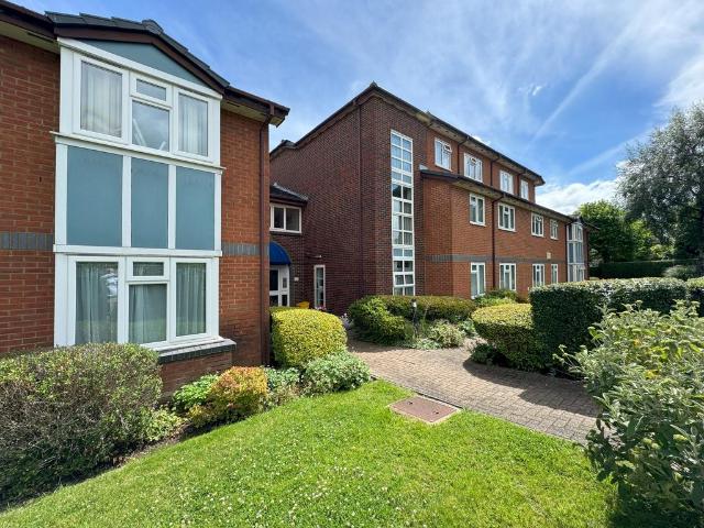 House for sale in Elstree and Borehamwood, Borehamwood