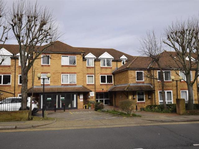House for sale in Greater London