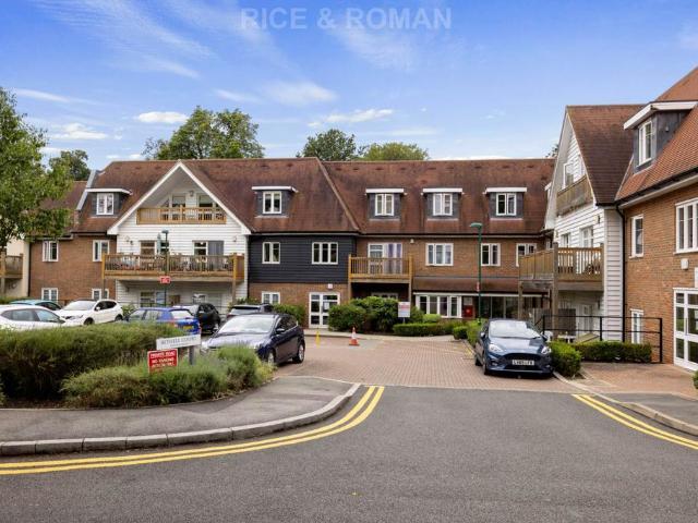 House for sale in Greater London