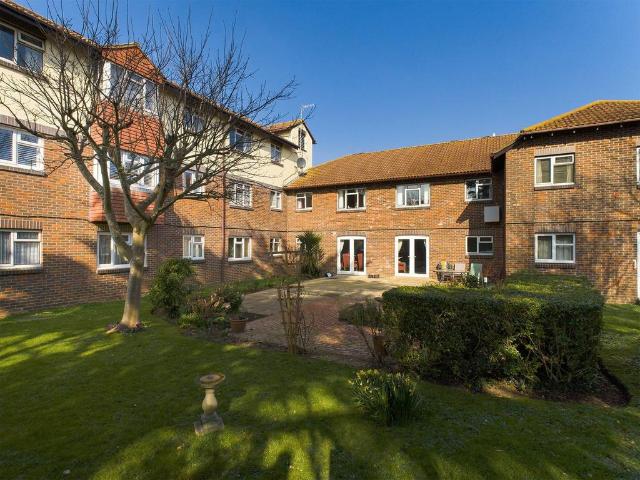 House for sale in Fishersgate, West Sussex