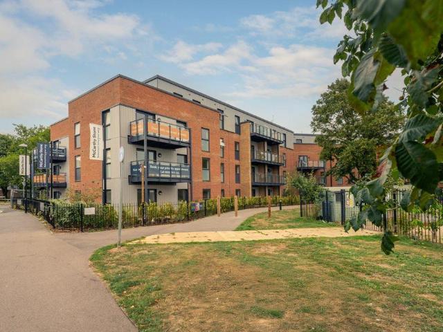House for sale in Chichester, Littlecote