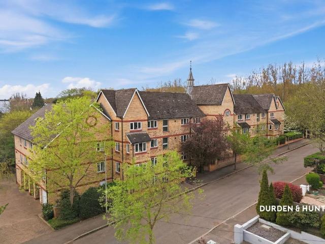 House for sale in Woodford Green, Greater London