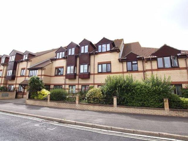 House for sale in Lee-on-the-Solent, Middlecroft