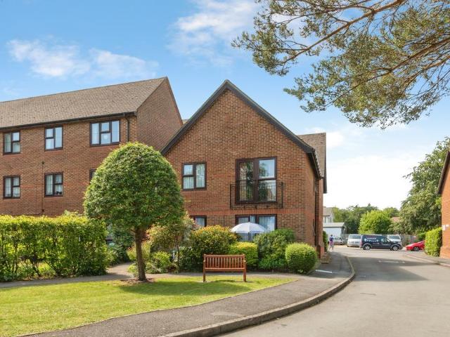 House for sale in Fleet, Hart