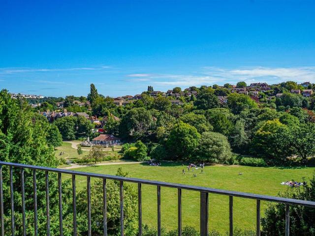 House for sale in Blacklands, Guestling Green
