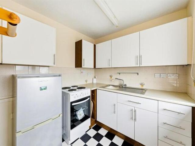 House for sale in Cat Hill