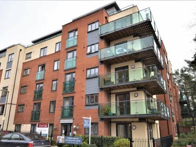 House for sale in Heol-las, Surrey