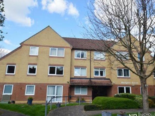 House for sale in Woodcote, Epsom