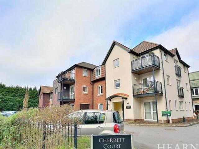 House for sale in Tricketts Cross, Ferndown