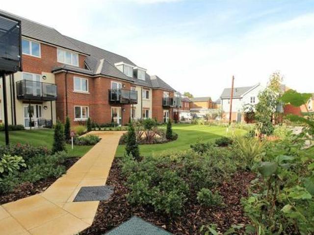 House for sale in Fleet, Hart