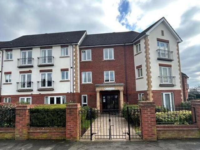 House for sale in Halesowen, West Midlands