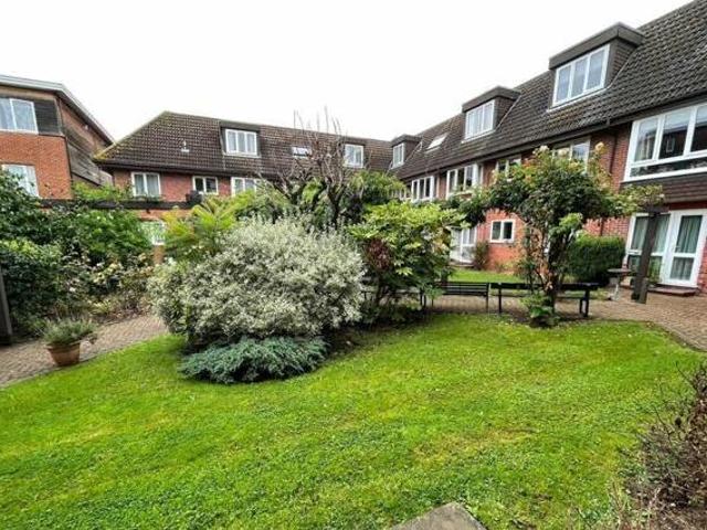 House for sale in Greater London