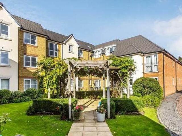 House for sale in Pachesham Park, Surrey