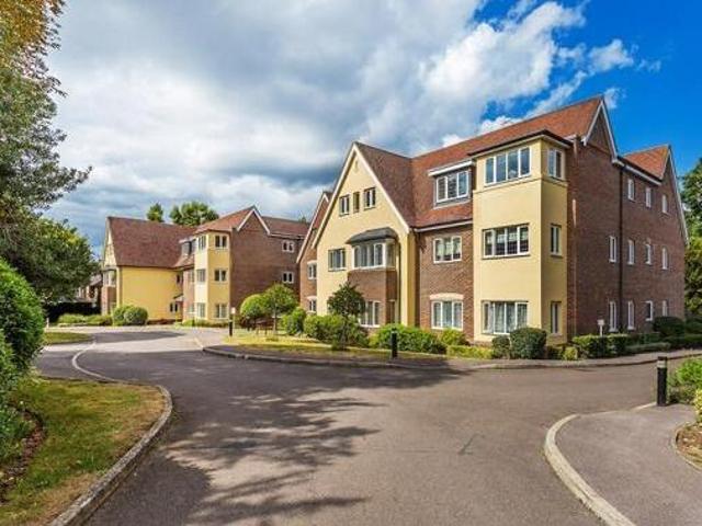 House for sale in Pachesham Park, Surrey