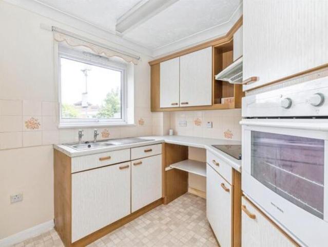 House for sale in Watford Heath, Watford