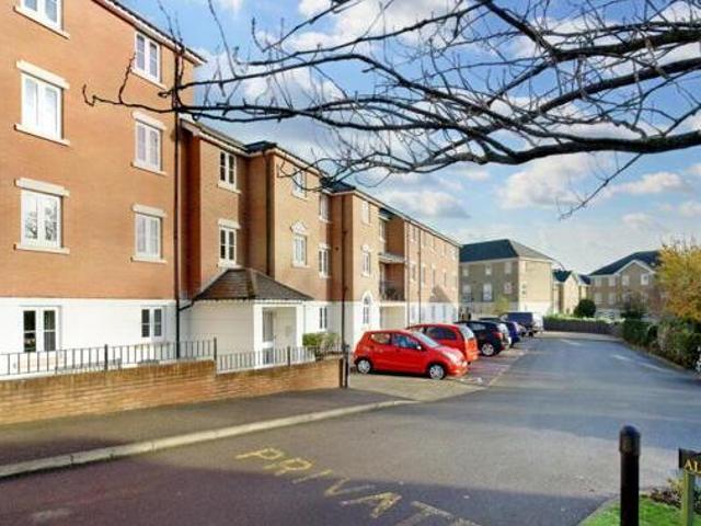 House for sale in Northampton, Northamptonshire
