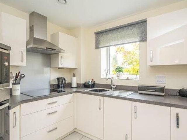 House for sale in Fallings Park, Park Village