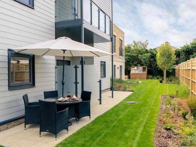 House for rent in Weybridge, Elmbridge
