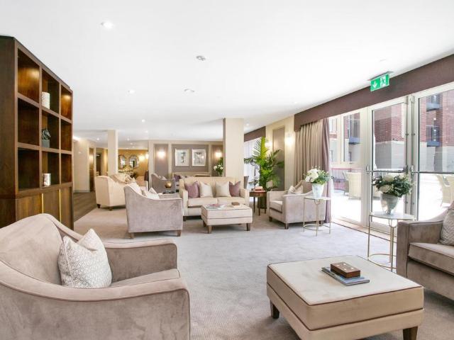House for rent in Row Town, Surrey
