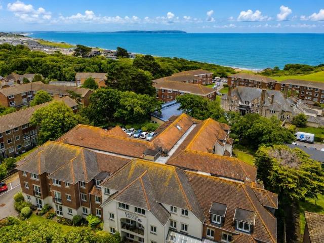 House for rent in Highcliffe