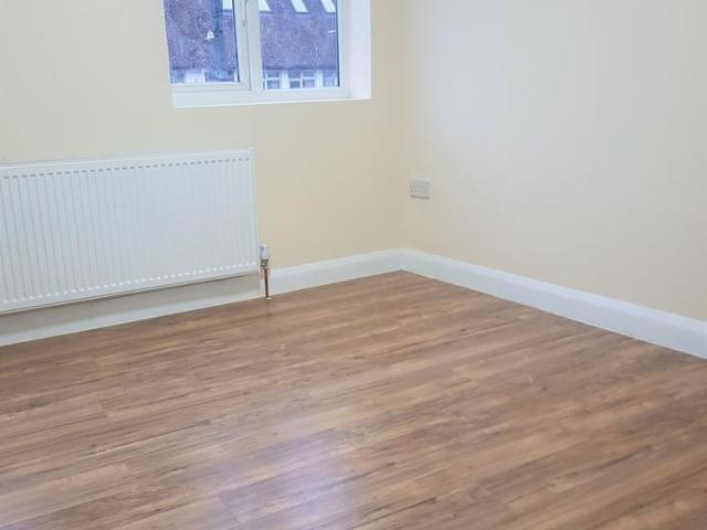 House for rent in Whitton, Greater London