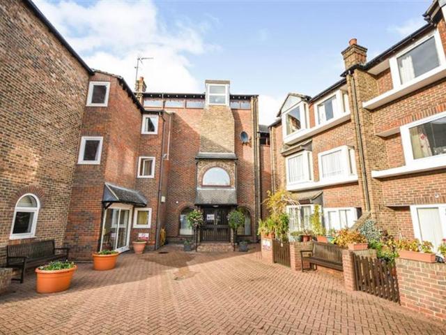 House for rent in Chipping Hill, Essex